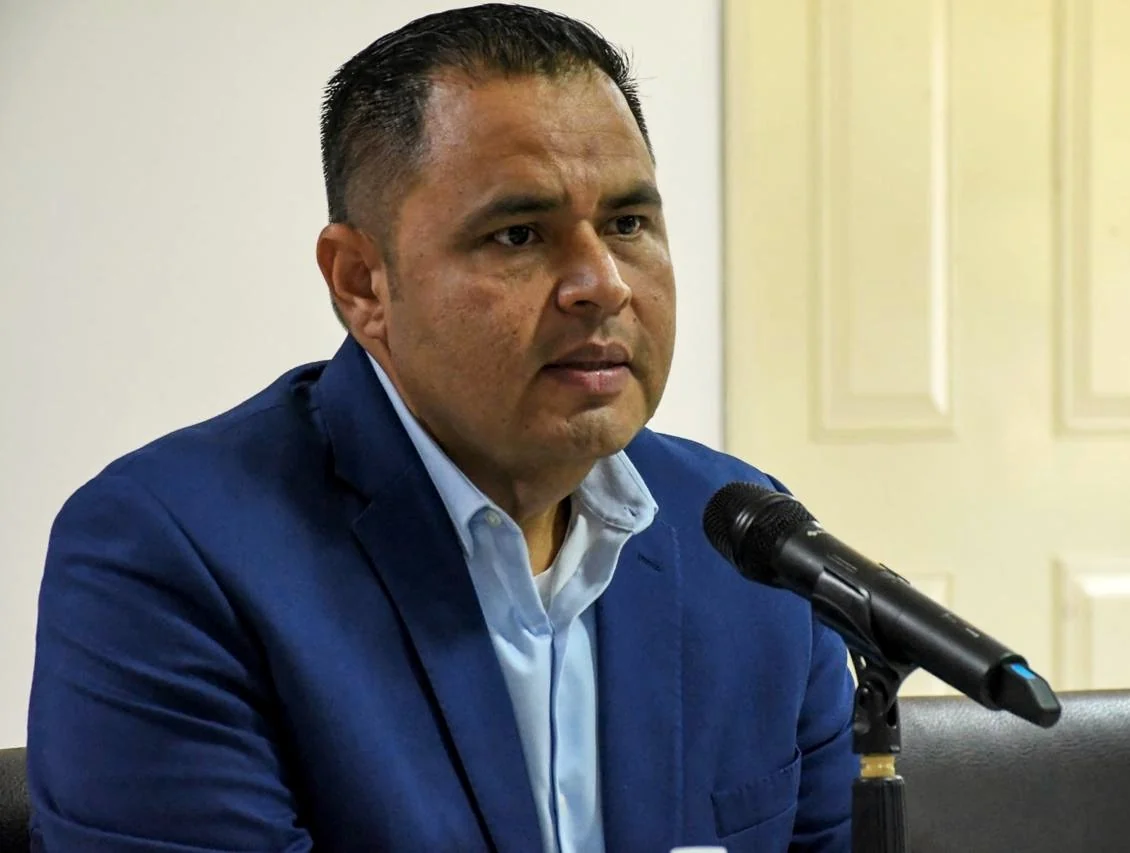 Rigoberto Velázquez durante una conferencia